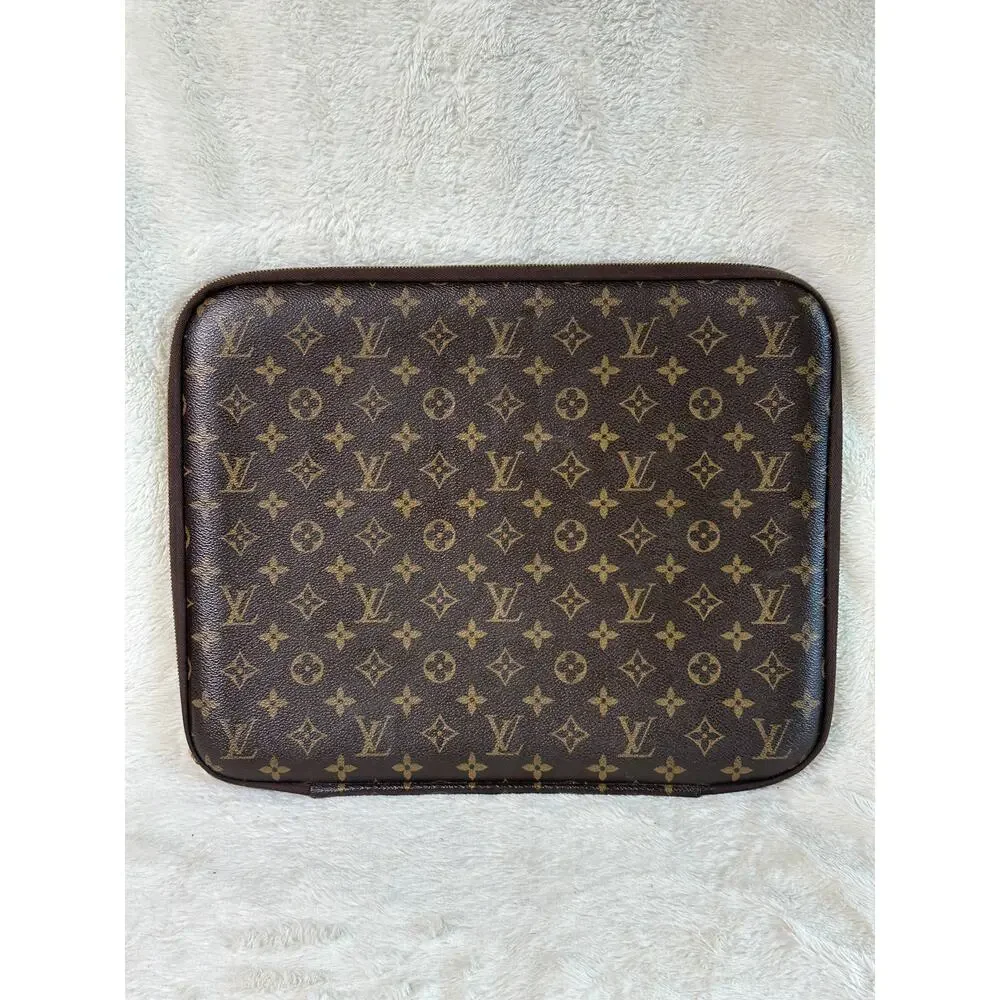 LOUIS VUITTON Monogram 15